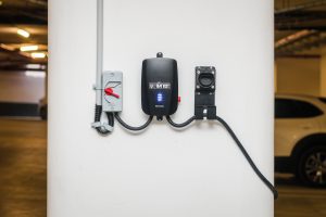 עמדת טעינה דגם BARAK מותקנת